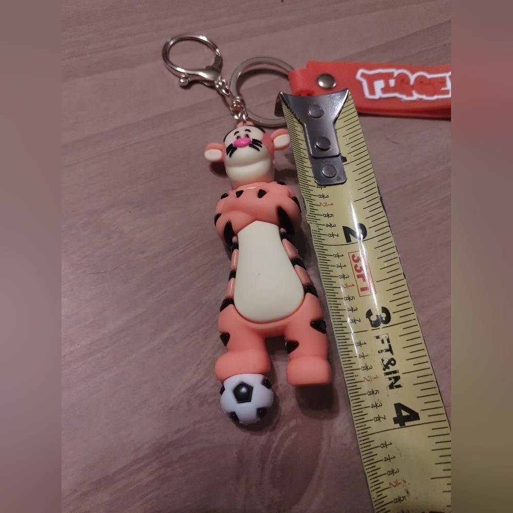 New Disney Tigger 3D Rubber Keychain  Winnie the Pooh Character Soccer Bag Charm - Picture 3 of 3